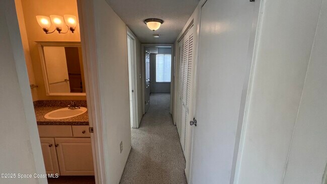 Building Photo - 3585 Sable Palm Ln