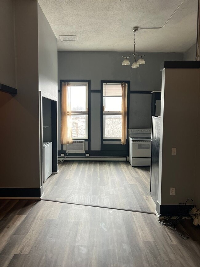 Building Photo - 317 N Clinton Ave