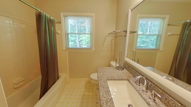 Building Photo - 3314 Jura Dr