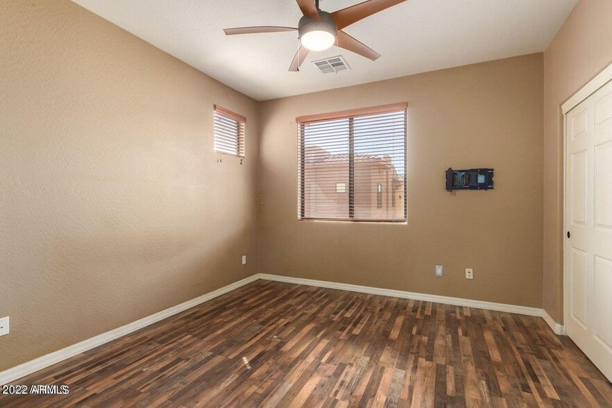 Building Photo - 9551 E Redfield Rd