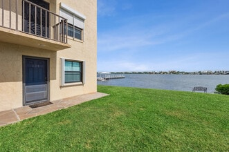 Building Photo - 896 N Federal Hwy