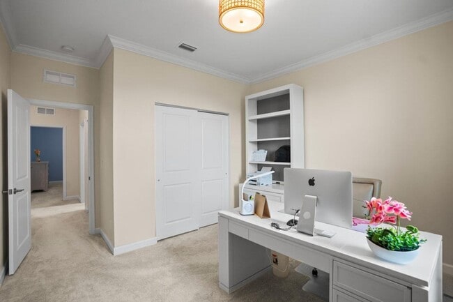 Building Photo - 1120 Haywagon Trl