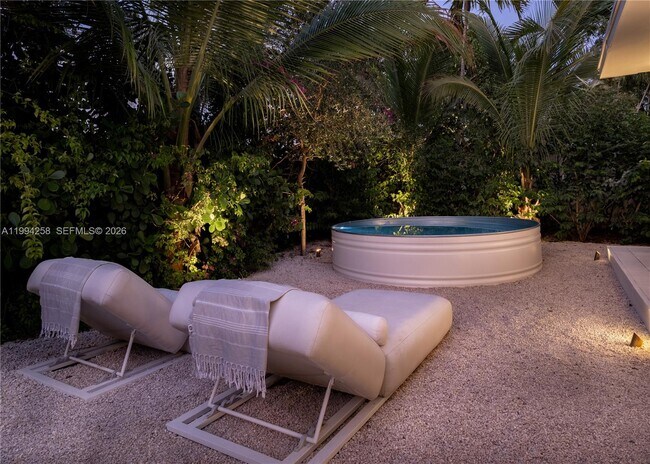 Building Photo - 3138 SW 15th St