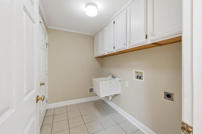 Building Photo - 4823 Vista Ridge Dr