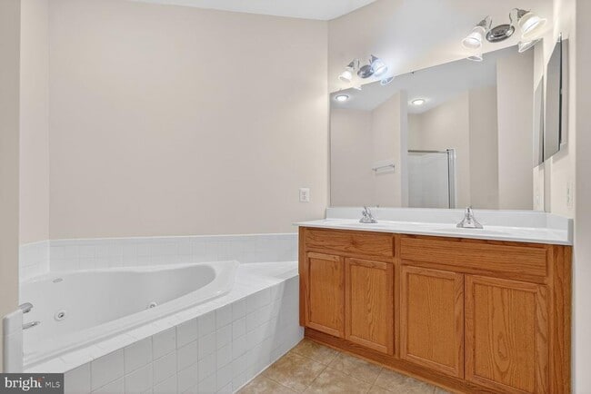 Building Photo - 13210 Rabbit Chase Rd