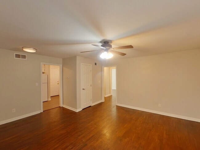 Building Photo - 1910 N Heiserman