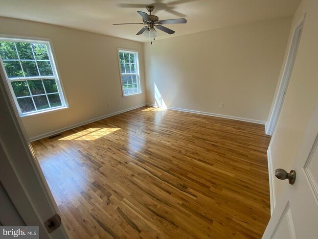 Building Photo - 321 Stickley St