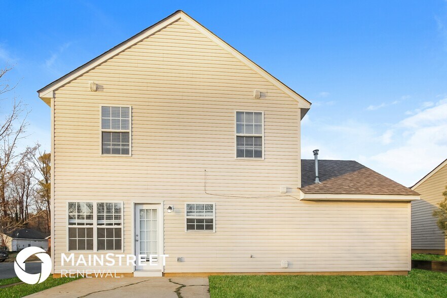 Building Photo - 5728 Fairchase Ave