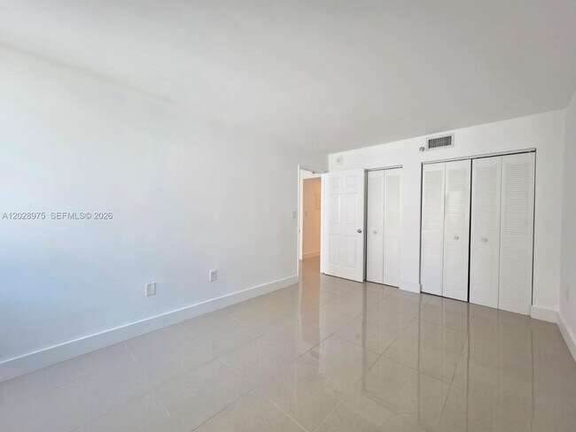Building Photo - 800 N Miami Ave