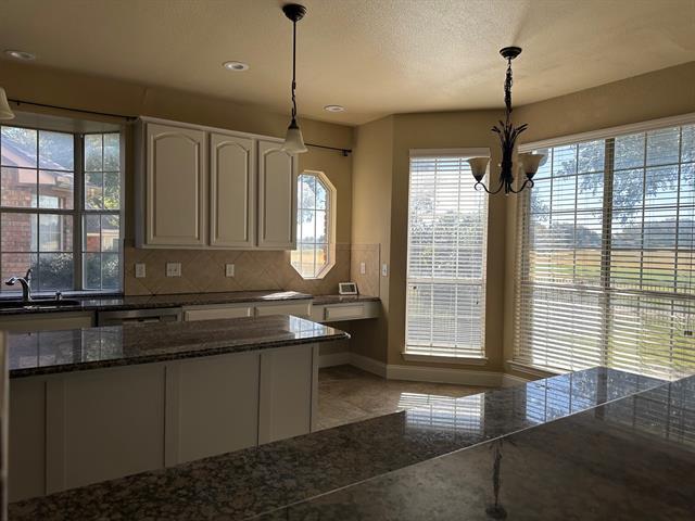 Building Photo - 5520 S Briar Ridge Cir