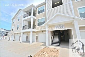 Building Photo - Stunning 3 Bed Herriman Condo! No Deposit ...