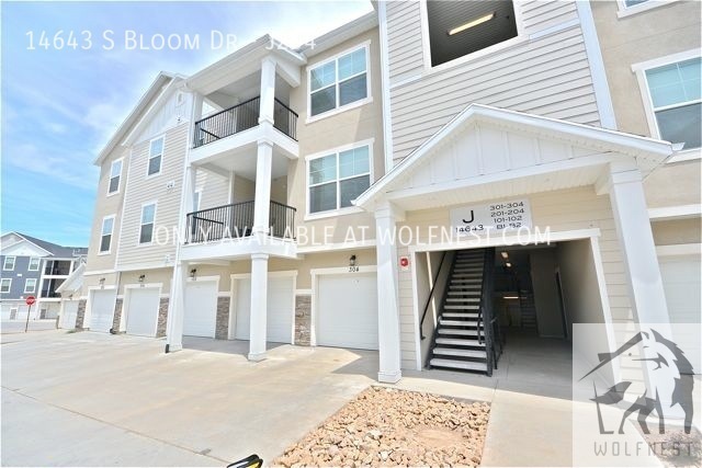 Primary Photo - Stunning 3 Bed Herriman Condo! No Deposit ...