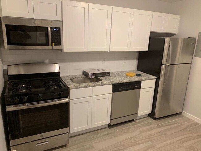 Building Photo - 316 Magnolia St