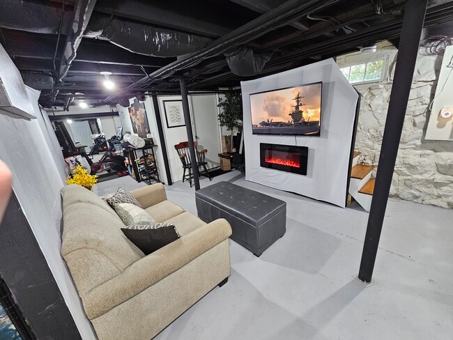 Building Photo - 95 Harvard St