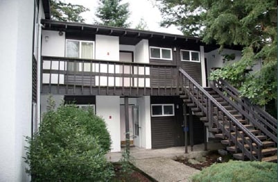 Building Photo - 8500-8590 SW Canyon Ln