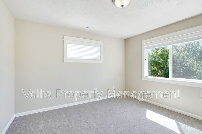 Building Photo - 5164 Andresen St SE