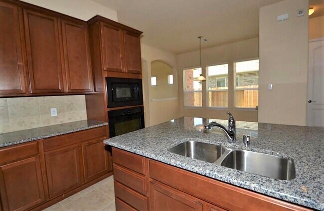 Building Photo - 7219 Pearl Terrace Ln