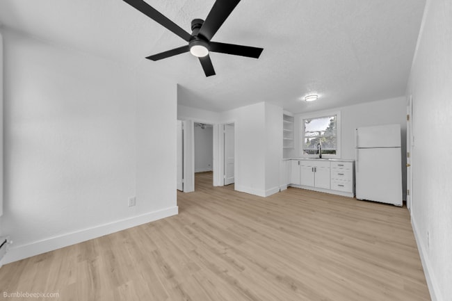 Building Photo - 725 2nd St