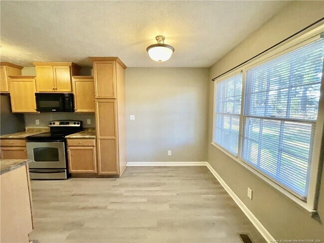 Building Photo - 6928 Bostick Dr