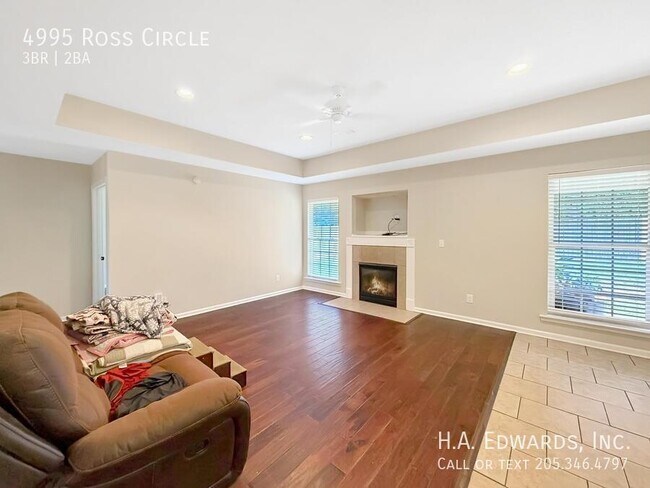 Building Photo - 4995 Ross Cir