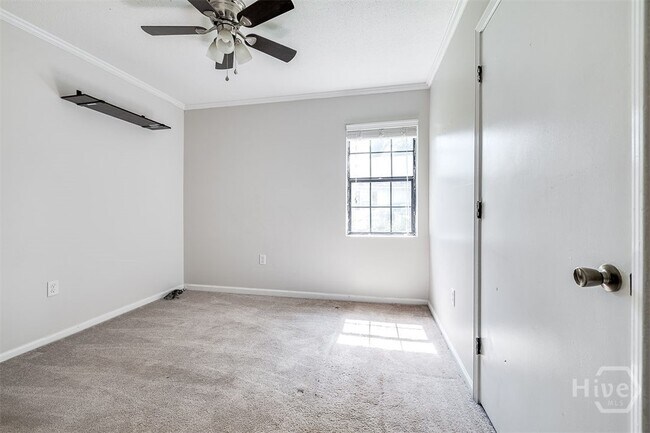 Building Photo - 119 E Whatley St