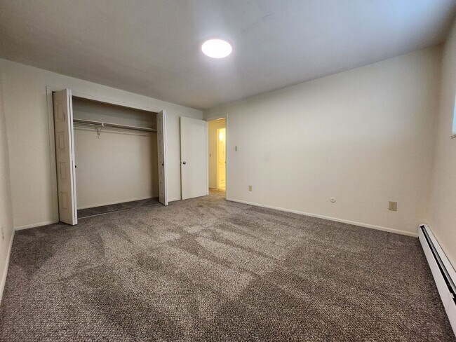 Building Photo - 6632 Dublin Loop W
