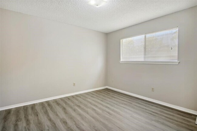 Building Photo - 9414 Crystal Cove Cir