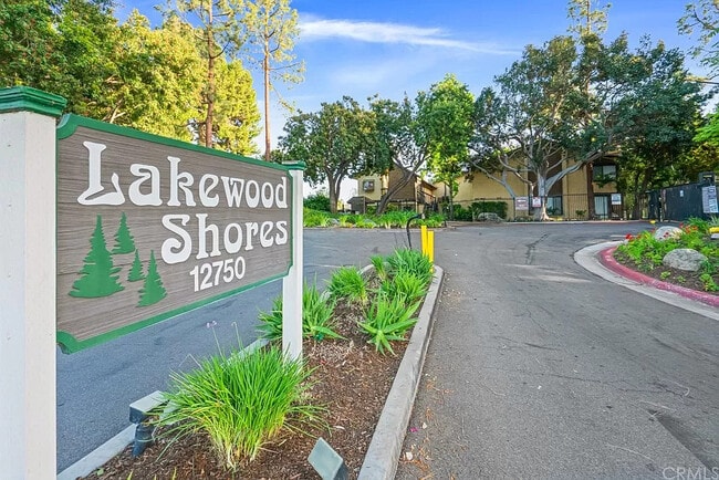 Building Photo - 12750 Centralia St