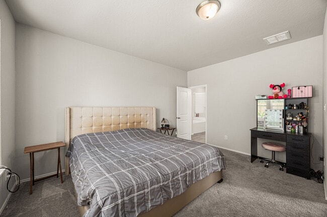 Building Photo - 4608 Mustang Run Dr