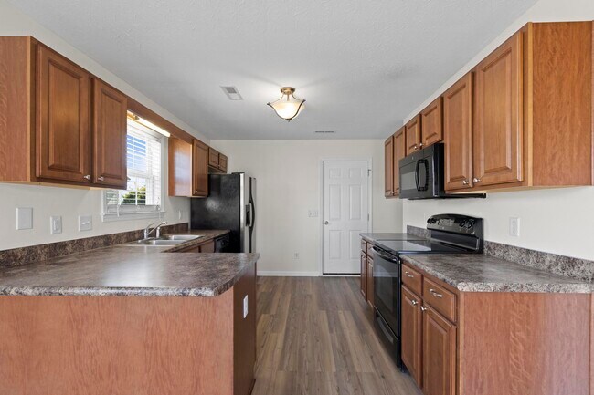 Building Photo - 331 Rose Bud Ln