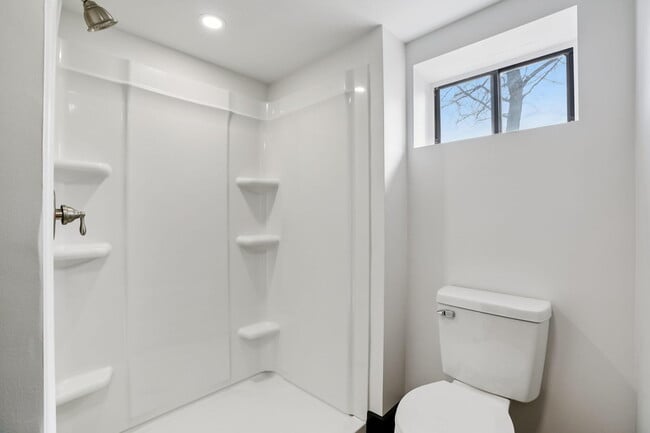 Building Photo - 5039 26th Ave