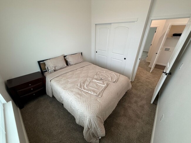 Building Photo - Fully Furnished