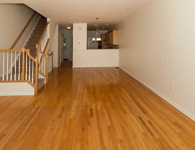 Building Photo - 213 Riverview Dr