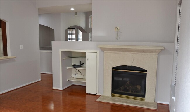 Building Photo - 22755 Cascade Springs Dr