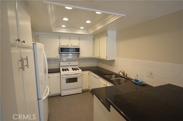 Building Photo - 267 Linwood Ave