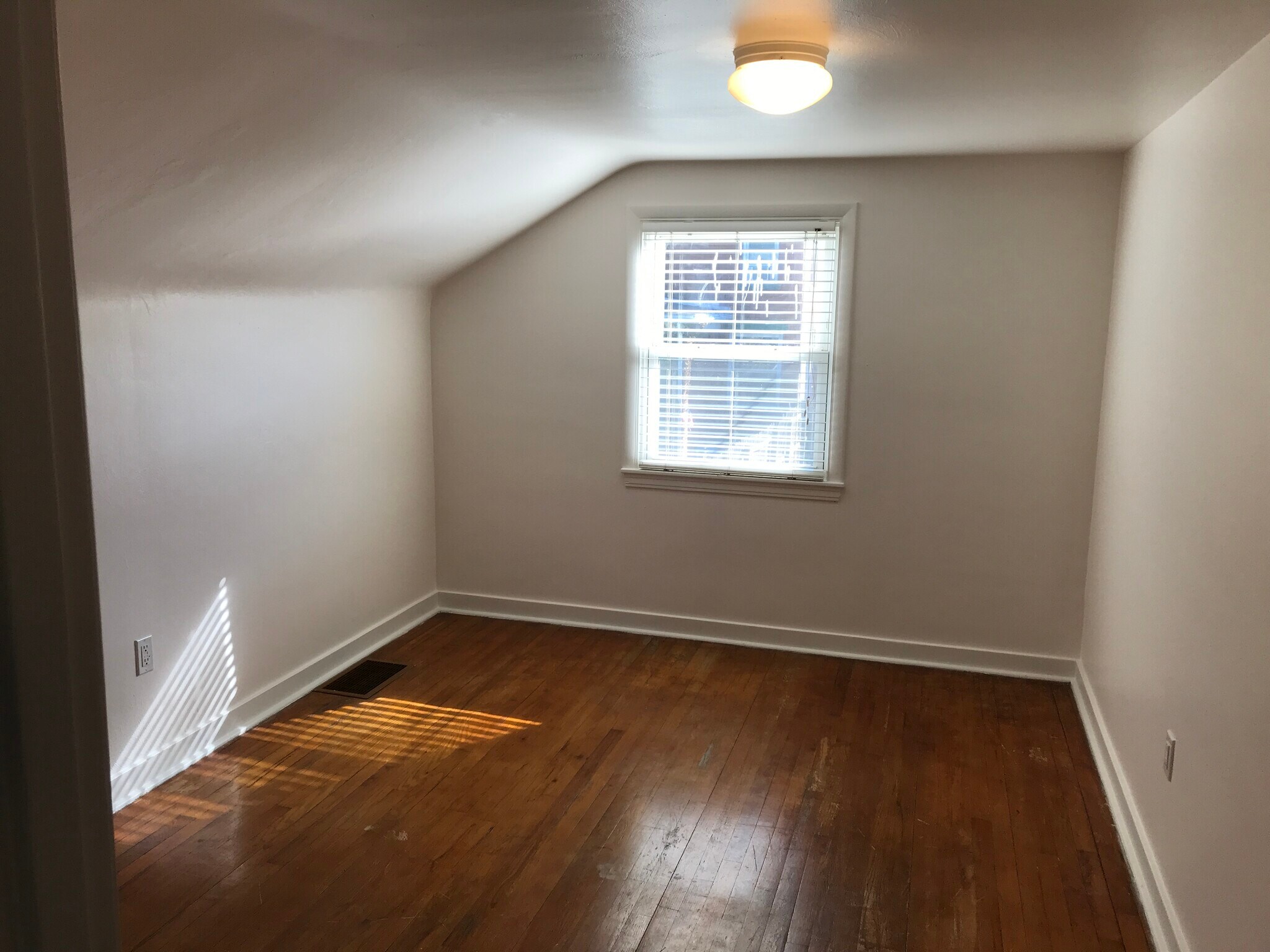 Building Photo - 861 Brackenridge Ave