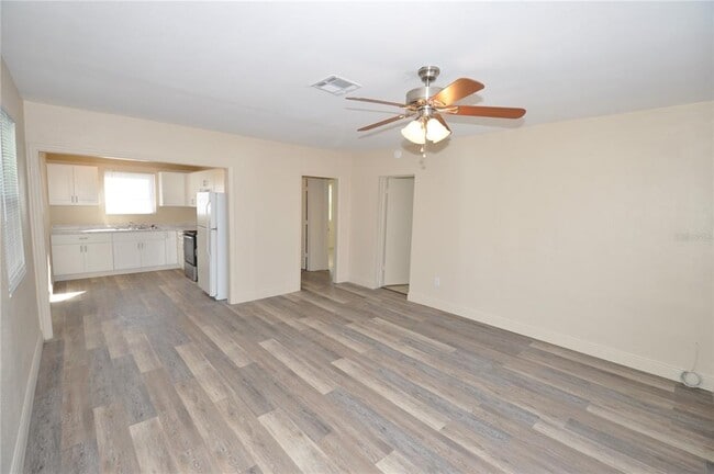 Building Photo - 1445 E Stuart St