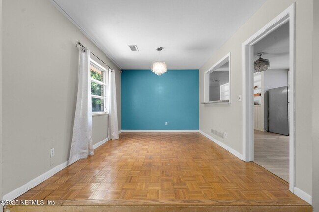 Building Photo - 7930 Bellemeade Blvd