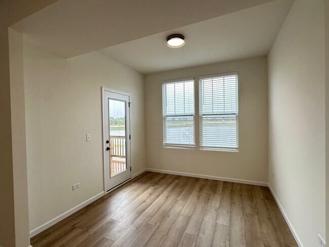 Building Photo - 5955 Hawkweed Dr