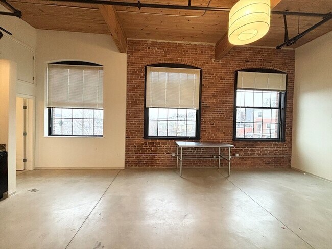 Building Photo - 88 Gerrish Ave