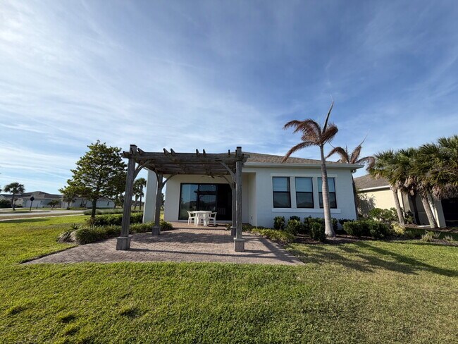 Building Photo - Gated 55+ community with lots of HOA amenities!