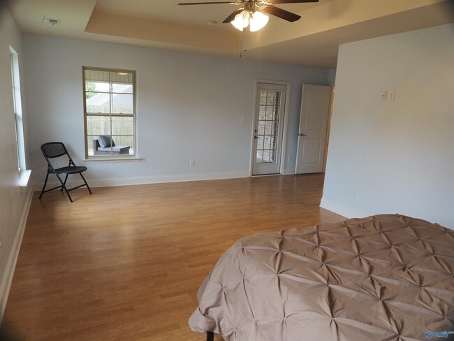 Building Photo - 102 Acacia Trail Dr