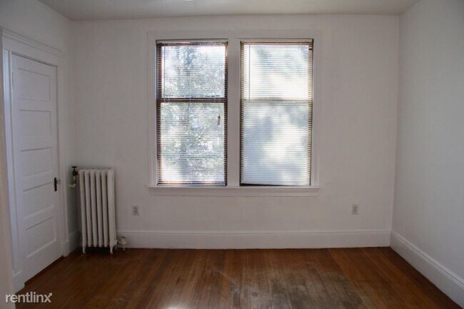 Building Photo - 3 br, 1 bath Condo - 206 Sumner Street