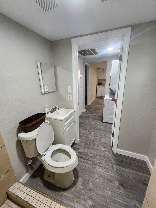 Building Photo - 6203 Hoffman St