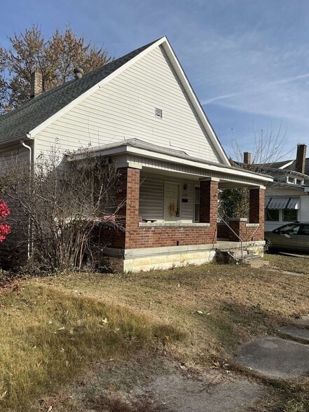 Building Photo - 2124 1st Ave
