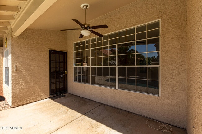 Building Photo - 8495 S Maple Ave