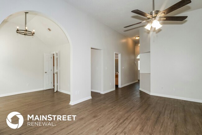 Building Photo - 4451 Lunsford Dr