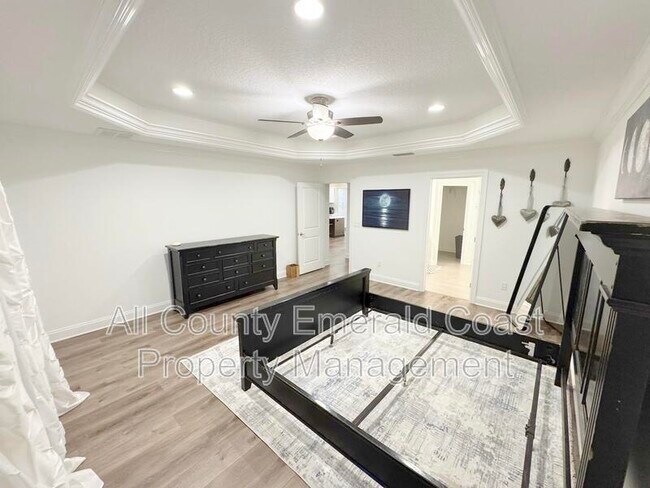 Building Photo - 481 Kelly St