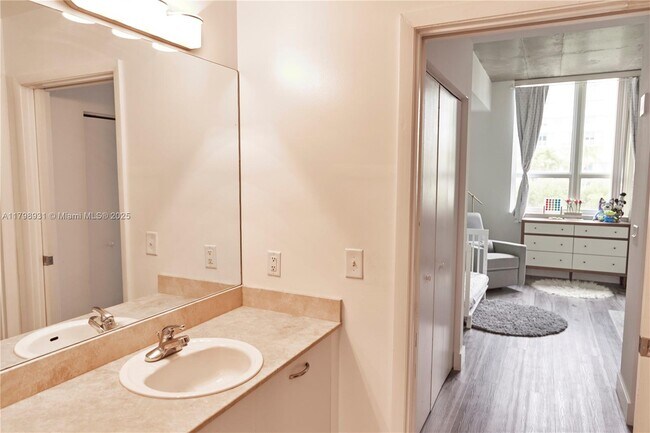 Building Photo - 2275 Biscayne Blvd Blvd