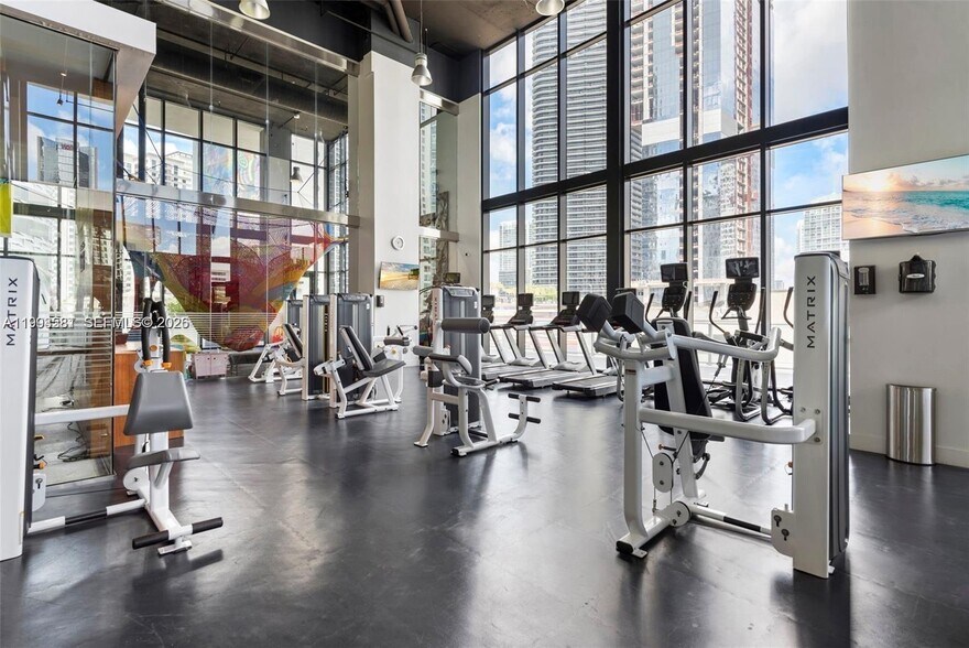 Building Photo - 1010 Brickell Ave